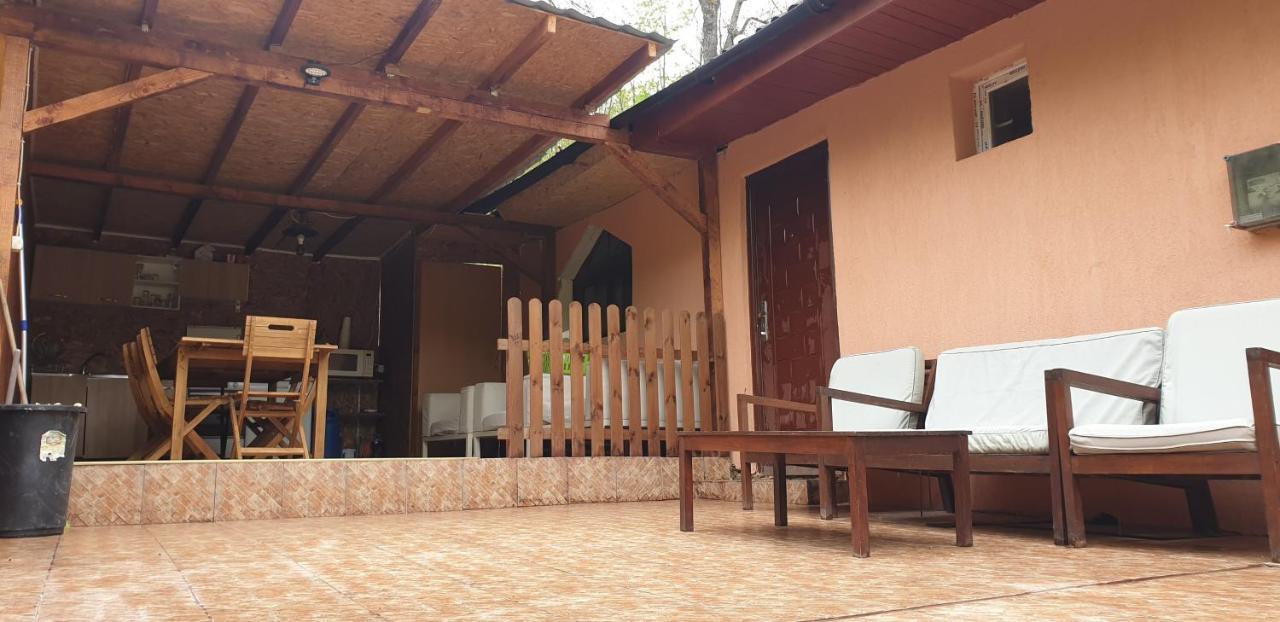 Casa De Vacanta Emd Ieşelniţa Extérieur photo