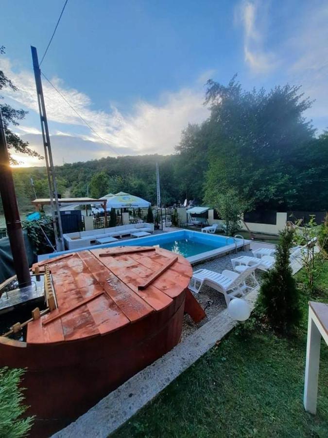 Casa De Vacanta Emd Ieşelniţa Extérieur photo
