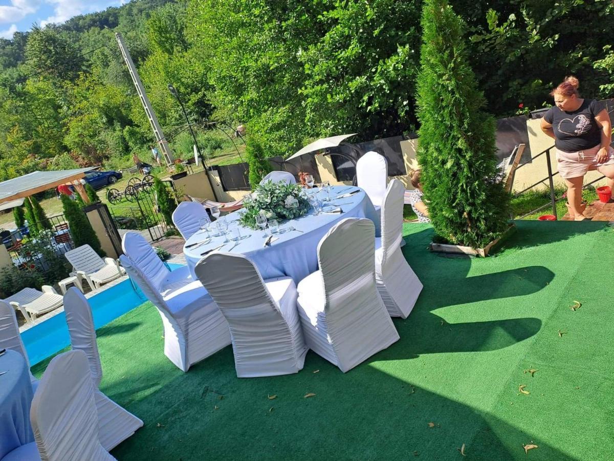 Casa De Vacanta Emd Ieşelniţa Extérieur photo